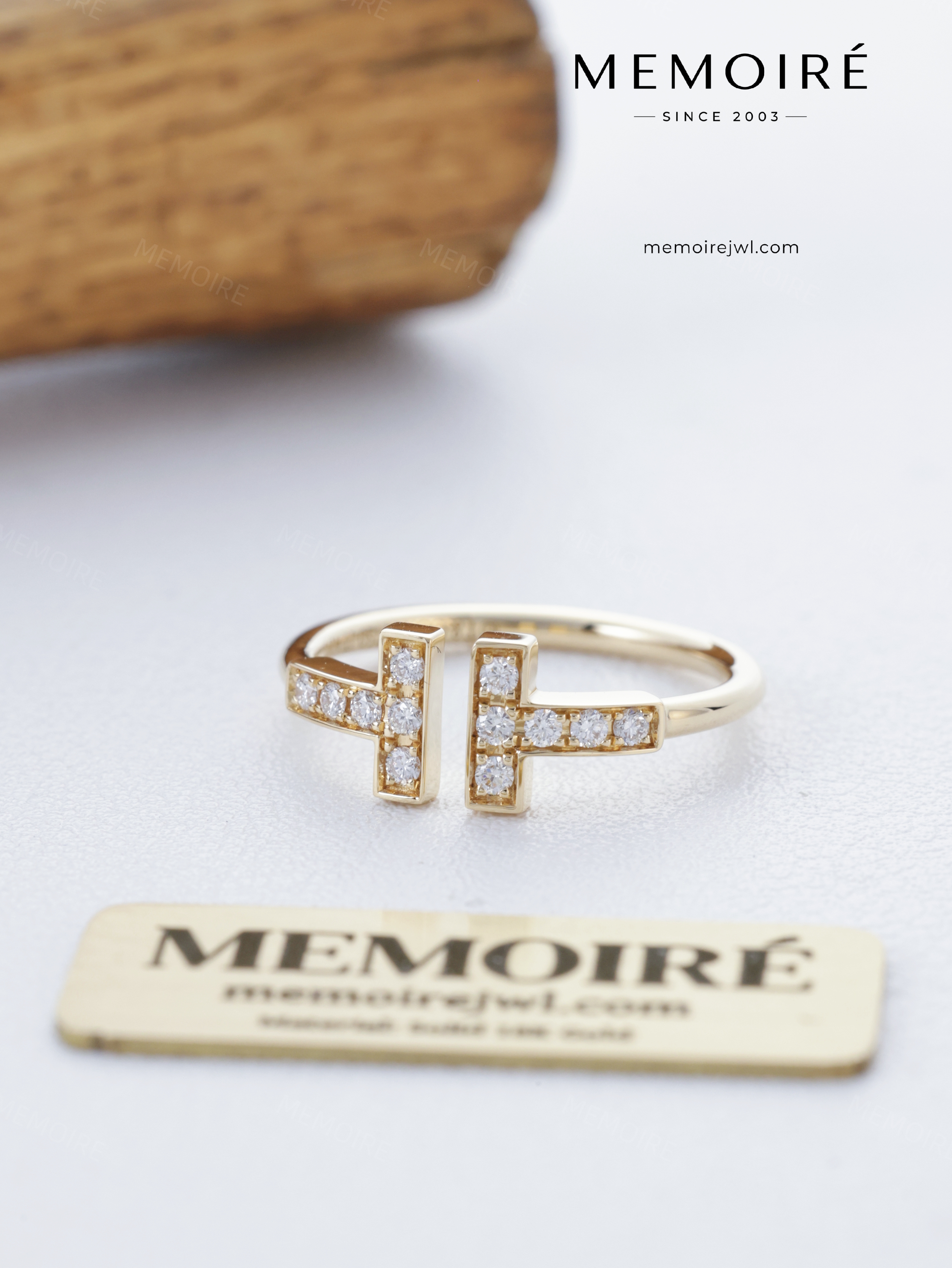 MEMOIRÉ 18K Yellow Gold Pavé Diamond Double T Ring